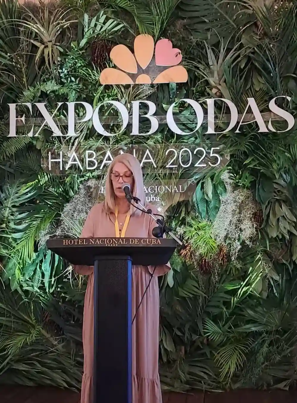Expobodas Cuba 2025 se celebró en el Hotel Nacional de Cuba del 4 al 6 de septiembre, ofreciendo conferencias, pasarelas y servicios exclusivos para novias y novios. Un evento internacional que reunió a expertos en organización de bodas, diseñadores y proveedores de la industria nupcial en La Habana.
